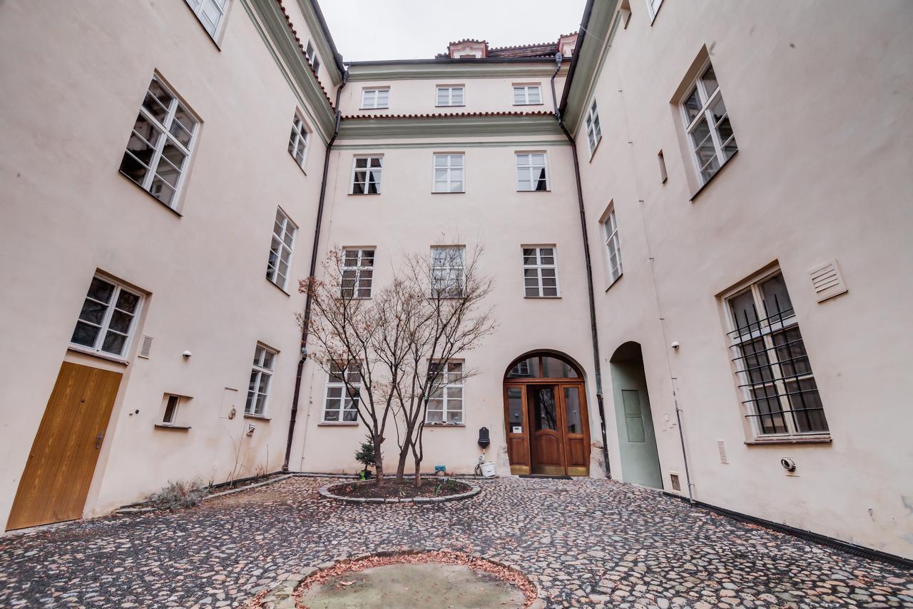 Amavi Bretfeld Palace Apartments Prague Exterior photo